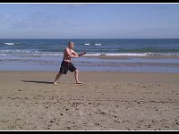 2012-06-26 030-border  Martin doet zijn Kata's op het strand